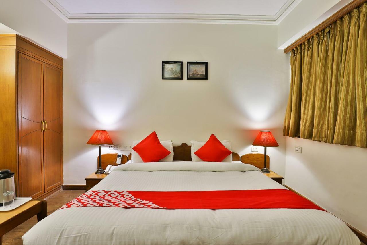 Hotel Pinnacle Ahmedabad Exterior foto
